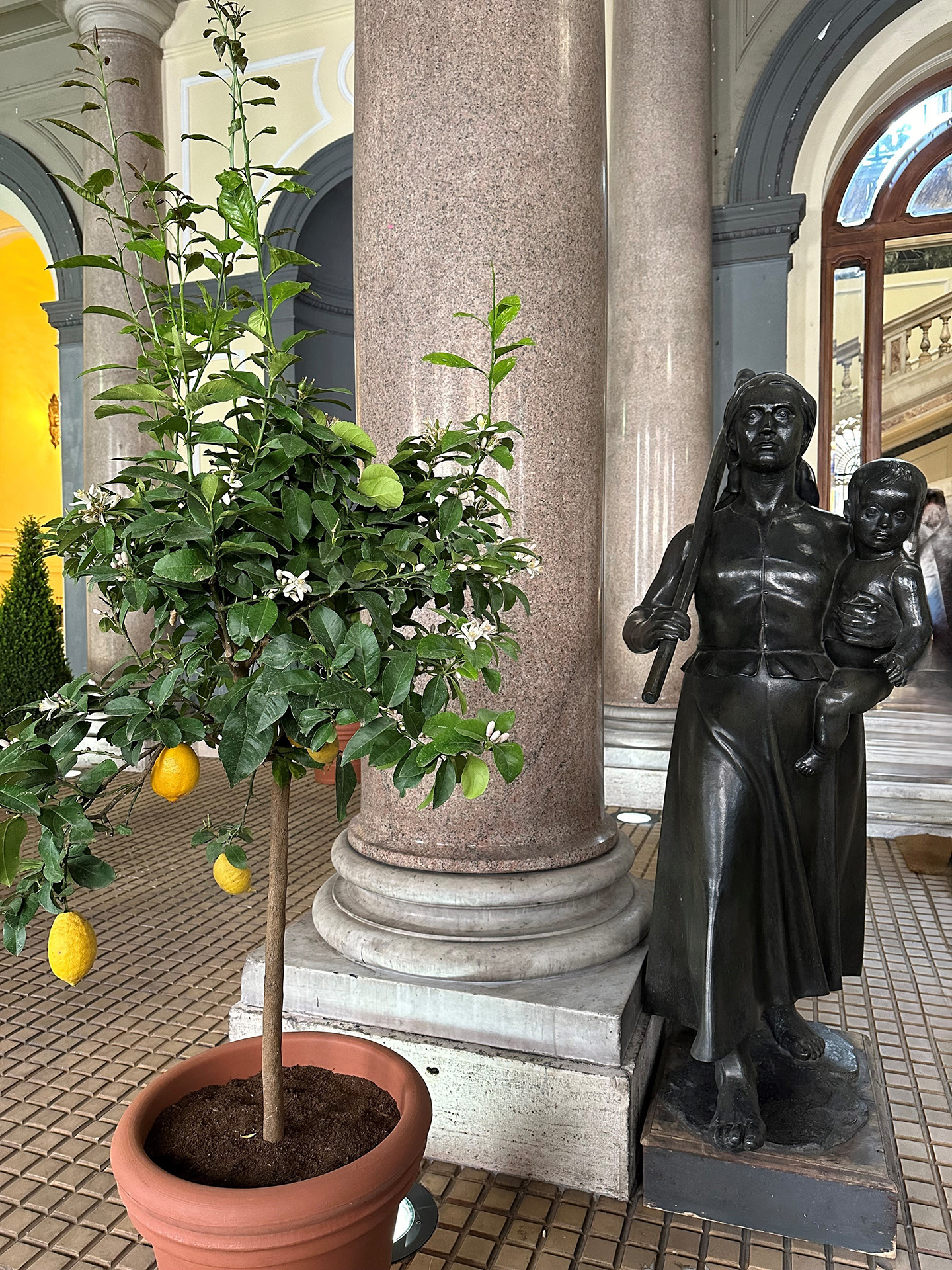 Atrio Statue | Elena Razzano